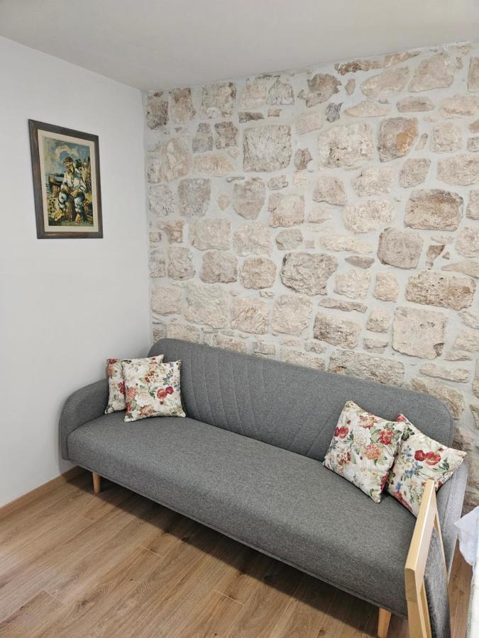 Apartman Eli Supetar Εξωτερικό φωτογραφία
